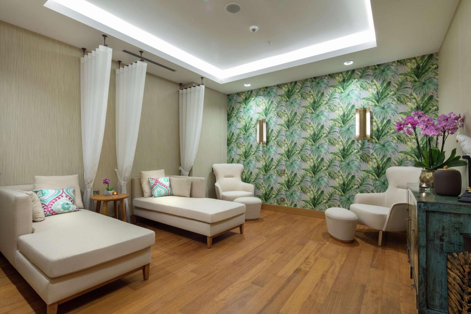 더블트리 바이 힐튼 안탈야 시티 센터 안탈리아 외부 사진 Spa interior