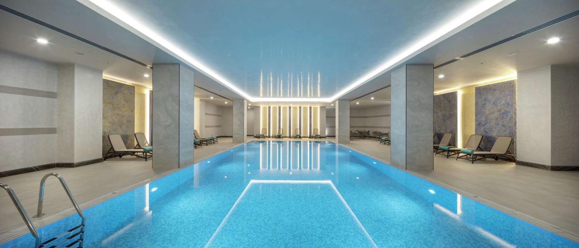 더블트리 바이 힐튼 안탈야 시티 센터 안탈리아 외부 사진 The swimming pool at The Dorchester